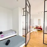 With Seine View - 9 People Apartment Clichy