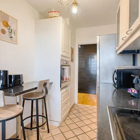Apartment With Seine View - 9 People *