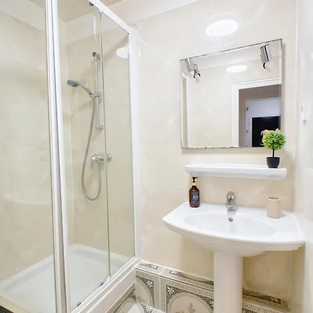 With Seine View - 9 People Apartment Clichy